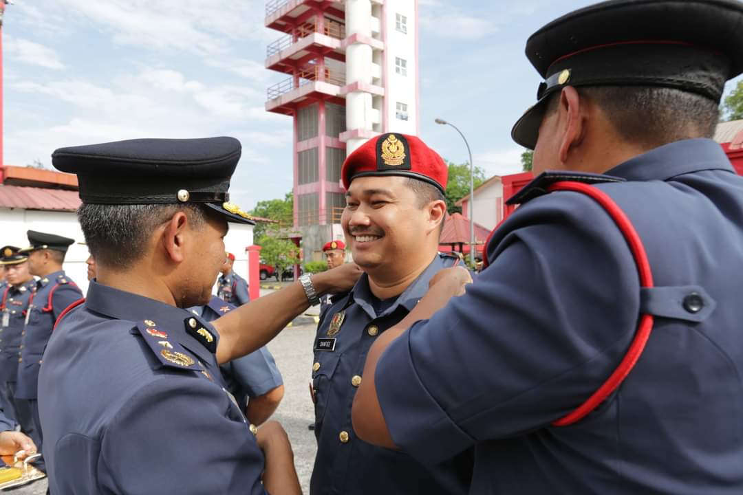 MAJLIS ERHIMPUNAN BULANAN SERTA MAJLIS PEMAKAIAN TANDA PANGKAT DAN ...